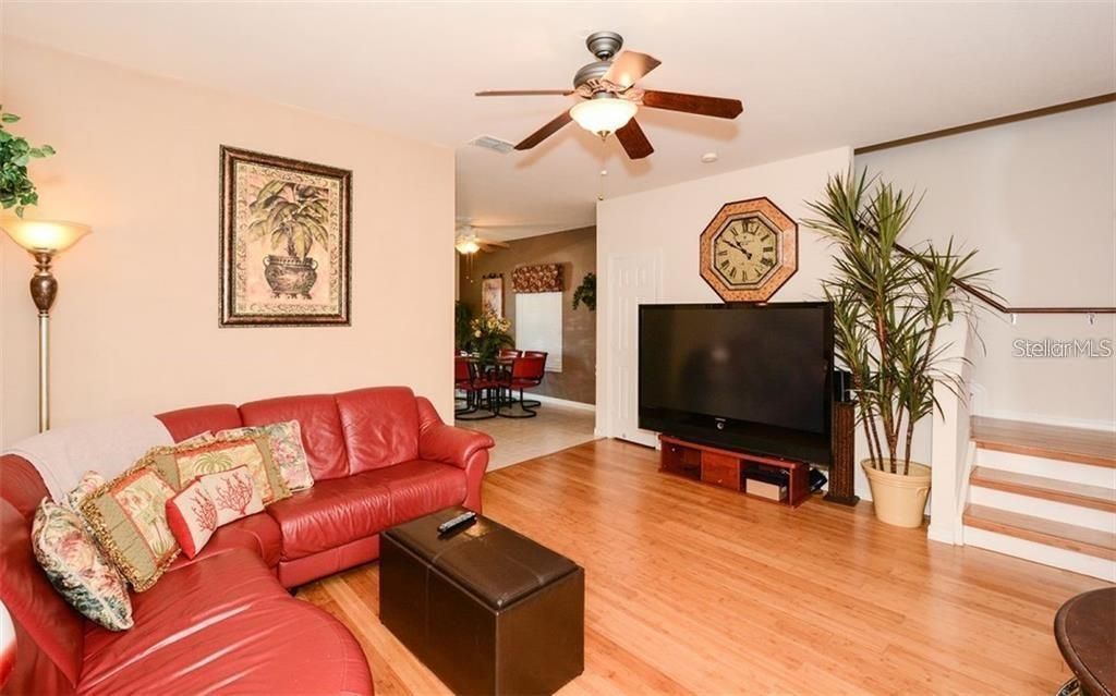 For Sale: $259,000 (2 beds, 2 baths, 1168 Square Feet)