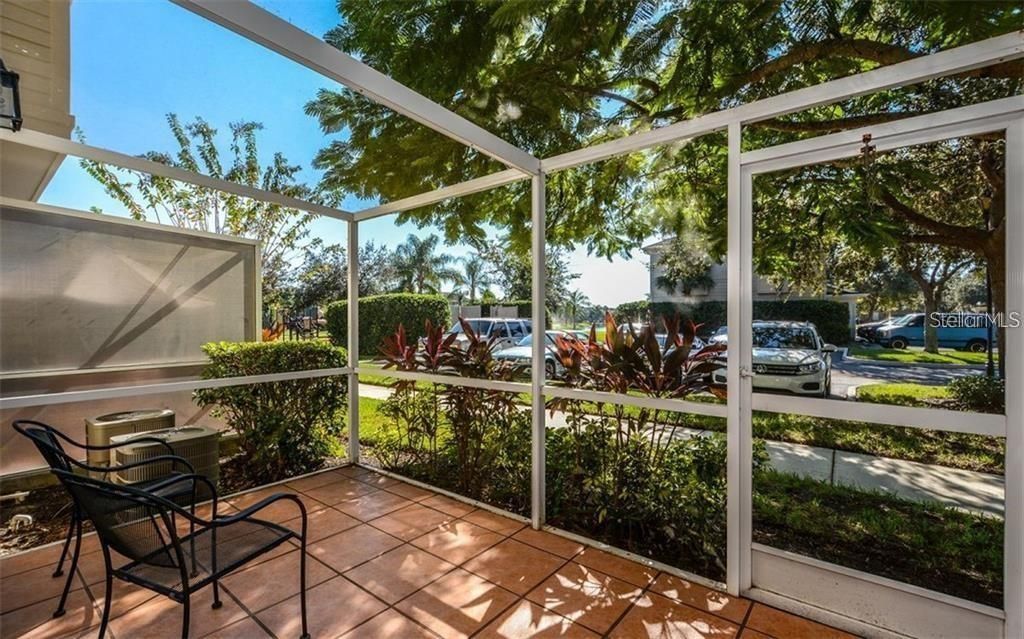 For Sale: $259,000 (2 beds, 2 baths, 1168 Square Feet)