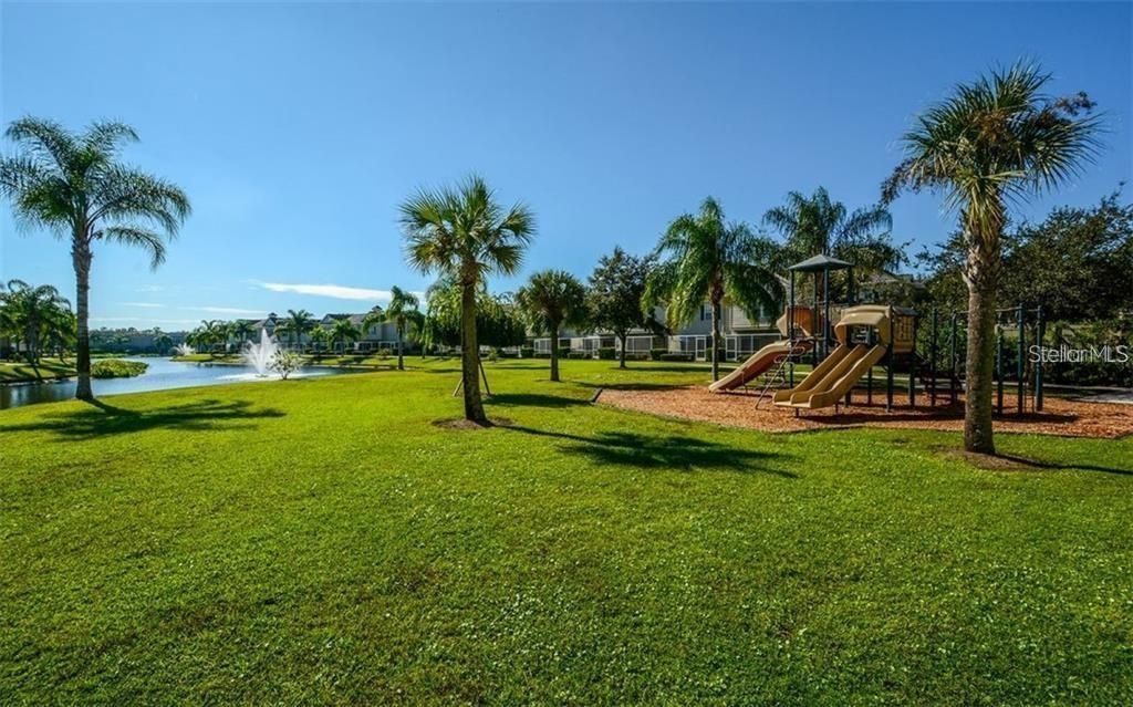 For Sale: $259,000 (2 beds, 2 baths, 1168 Square Feet)