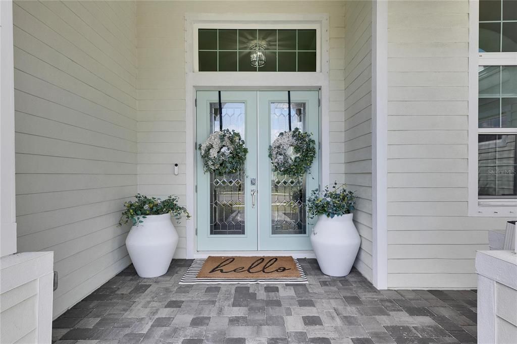 合同活跃: $898,000 (4 贝兹, 3 浴室, 2526 平方英尺)