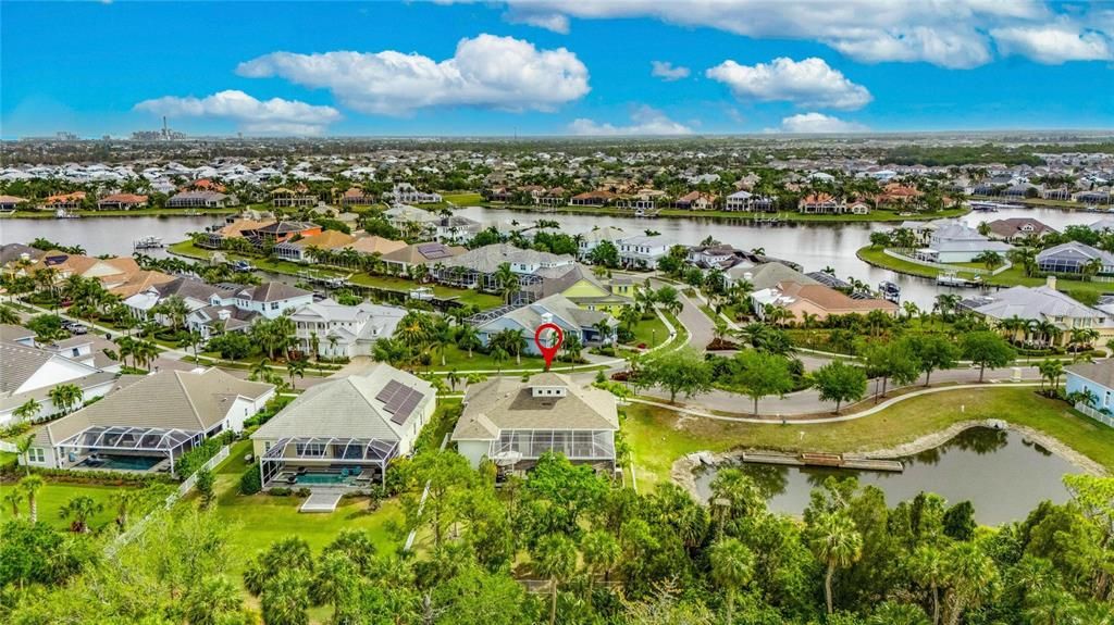 合同活跃: $898,000 (4 贝兹, 3 浴室, 2526 平方英尺)