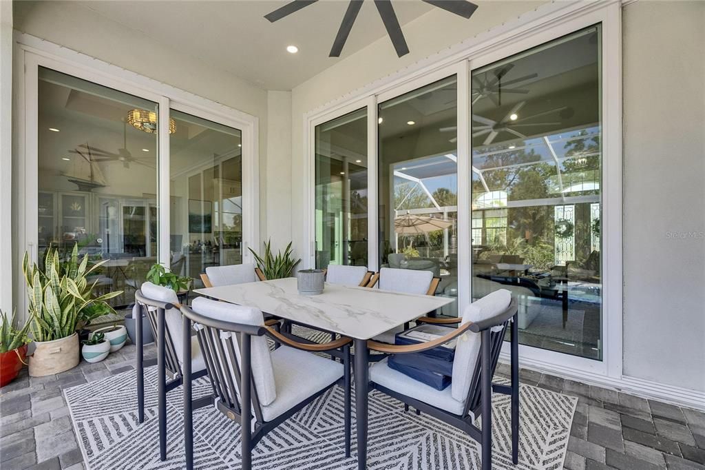 合同活跃: $898,000 (4 贝兹, 3 浴室, 2526 平方英尺)