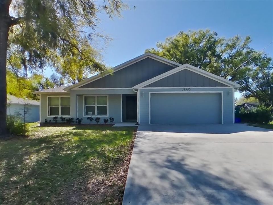 Recently Rented: $1,969 (3 beds, 2 baths, 1695 Square Feet)