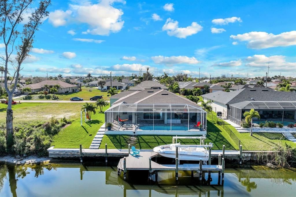 Activo con contrato: $679,900 (3 camas, 2 baños, 1925 Pies cuadrados)