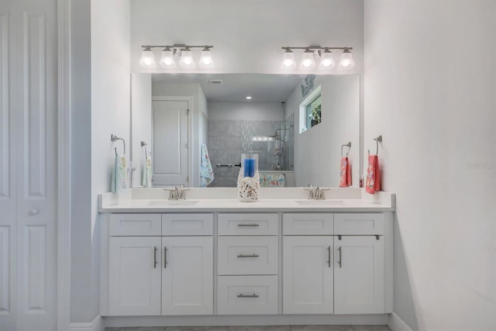 Activo con contrato: $679,900 (3 camas, 2 baños, 1925 Pies cuadrados)