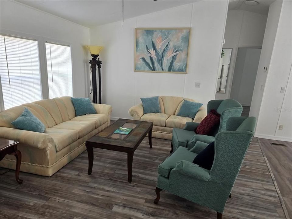 For Sale: $229,900 (3 beds, 2 baths, 1152 Square Feet)