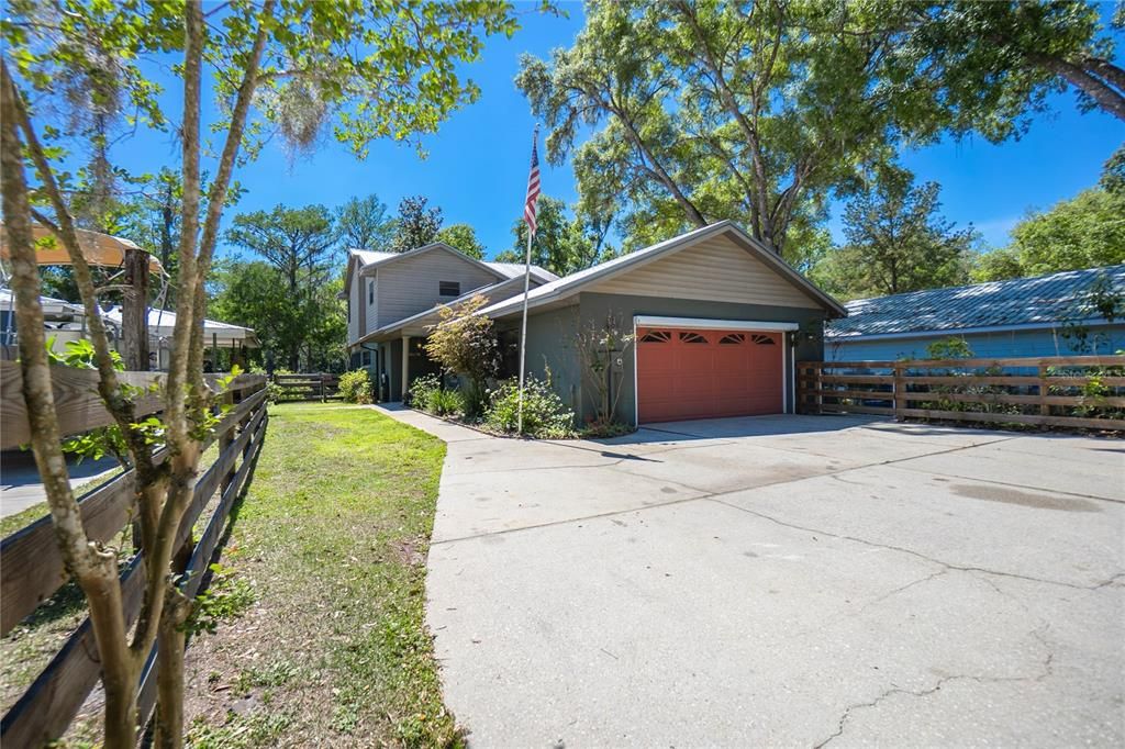 На продажу: $425,000 (3 спален, 2 ванн, 1982 Квадратных фут)