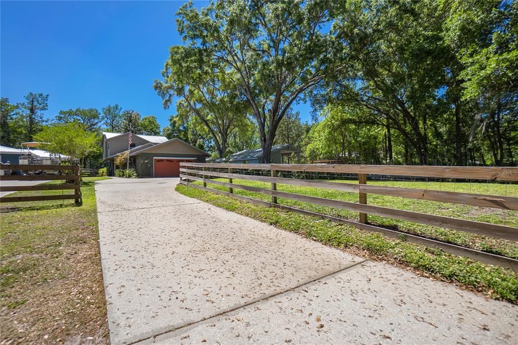 На продажу: $425,000 (3 спален, 2 ванн, 1982 Квадратных фут)