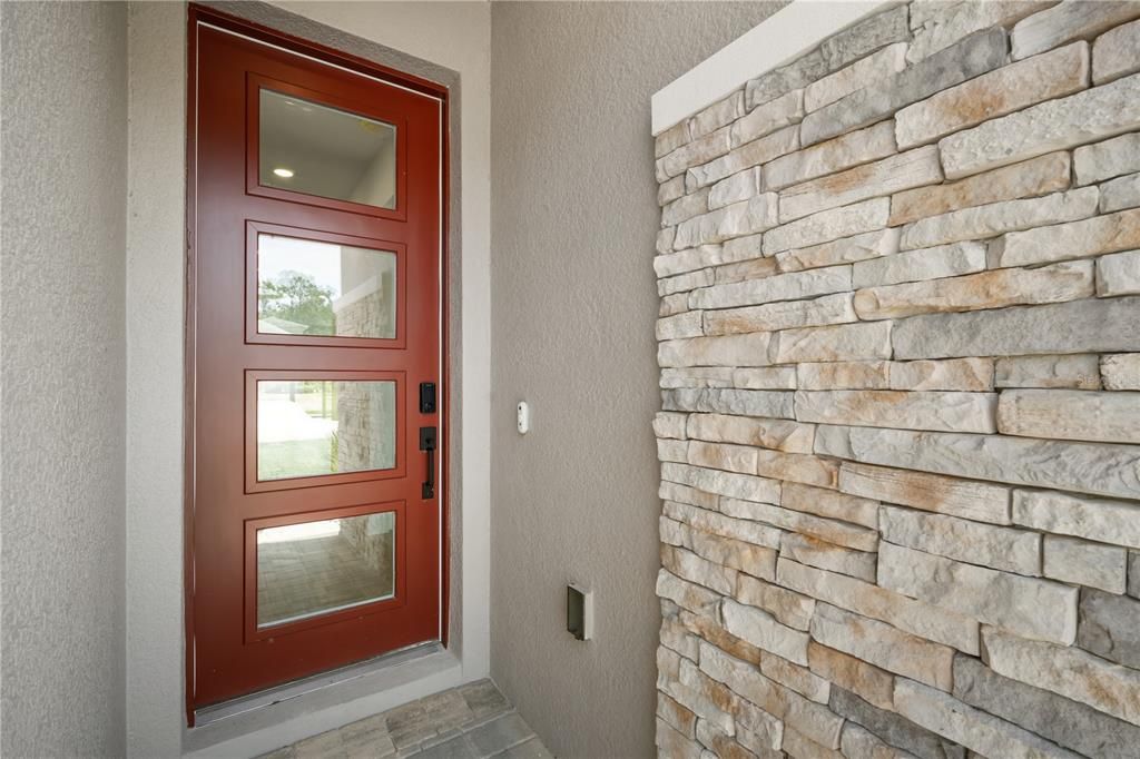 Под контрактом: $424,999 (4 спален, 2 ванн, 1919 Квадратных фут)