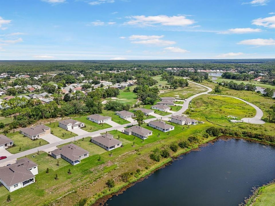 Под контрактом: $424,999 (4 спален, 2 ванн, 1919 Квадратных фут)