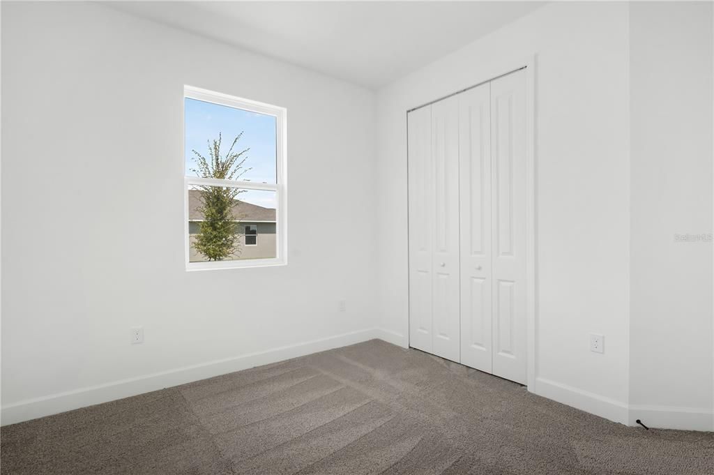 Под контрактом: $424,999 (4 спален, 2 ванн, 1919 Квадратных фут)