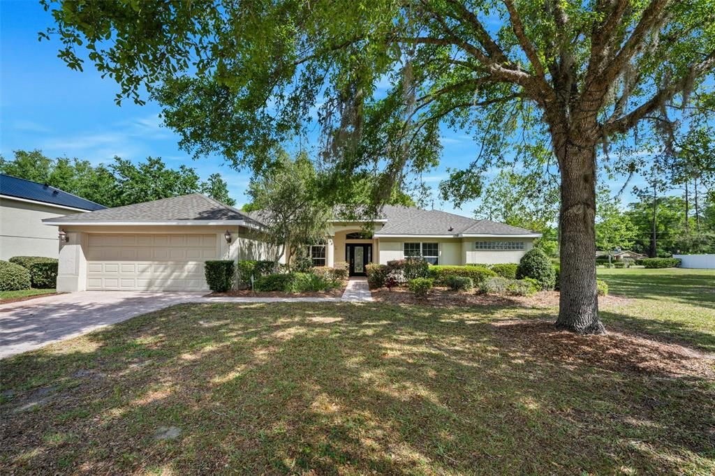 Recently Sold: $389,900 (4 beds, 2 baths, 2327 Square Feet)