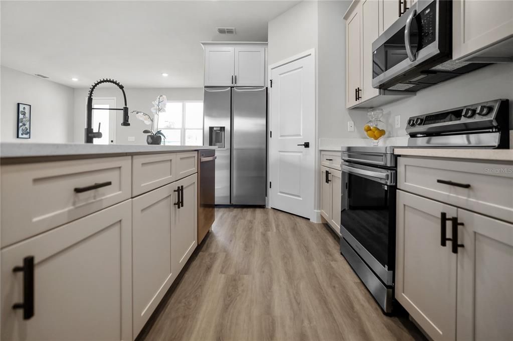 Active With Contract: $299,999 (4 beds, 2 baths, 1674 Square Feet)