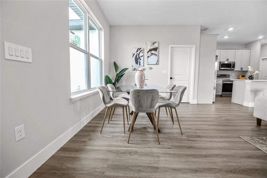 Active With Contract: $299,999 (4 beds, 2 baths, 1674 Square Feet)