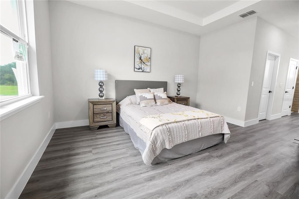 Active With Contract: $299,999 (4 beds, 2 baths, 1674 Square Feet)