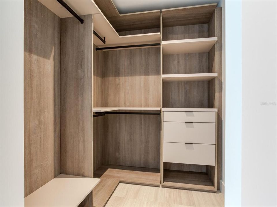 出租: $18,500 (3 贝兹, 4 浴室, 3605 平方英尺)