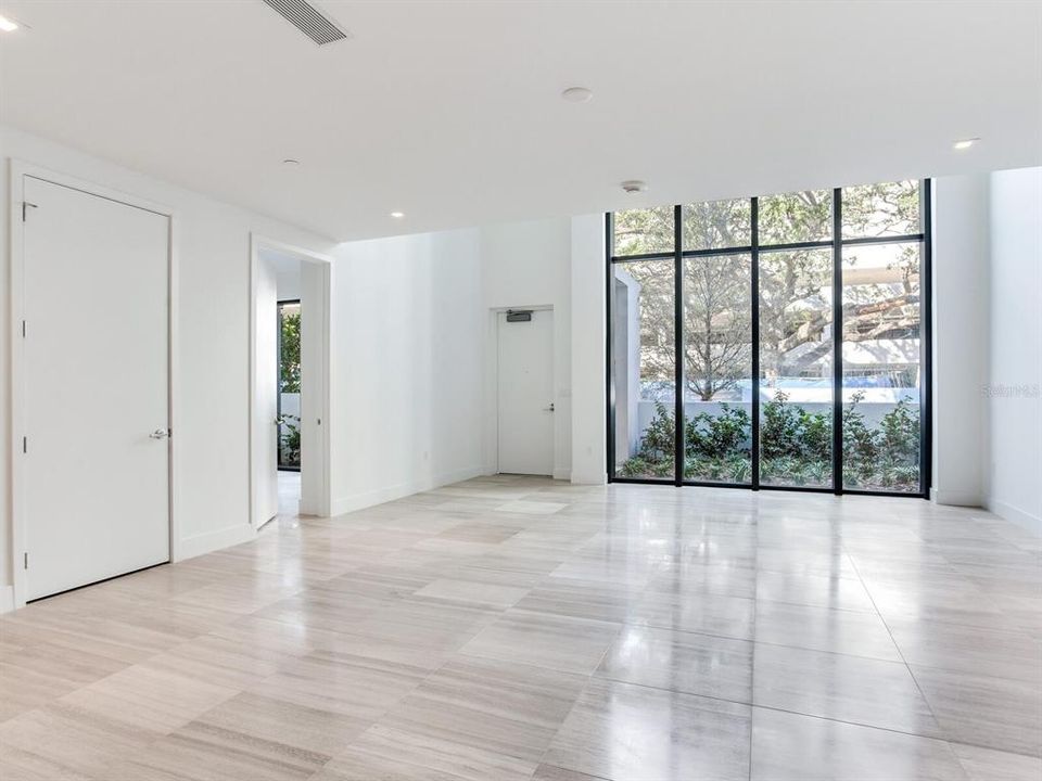 出租: $18,500 (3 贝兹, 4 浴室, 3605 平方英尺)