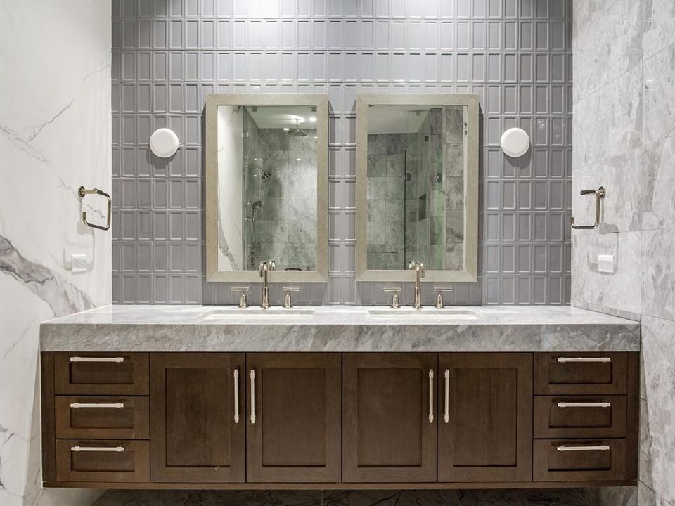 出租: $18,500 (3 贝兹, 4 浴室, 3605 平方英尺)