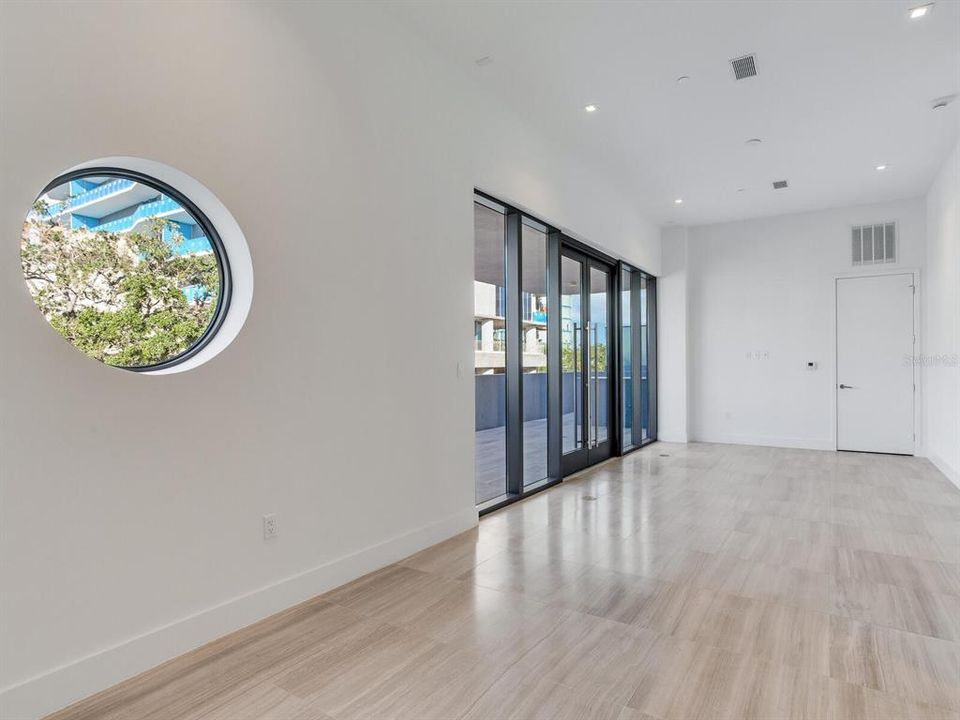 出租: $18,500 (3 贝兹, 4 浴室, 3605 平方英尺)