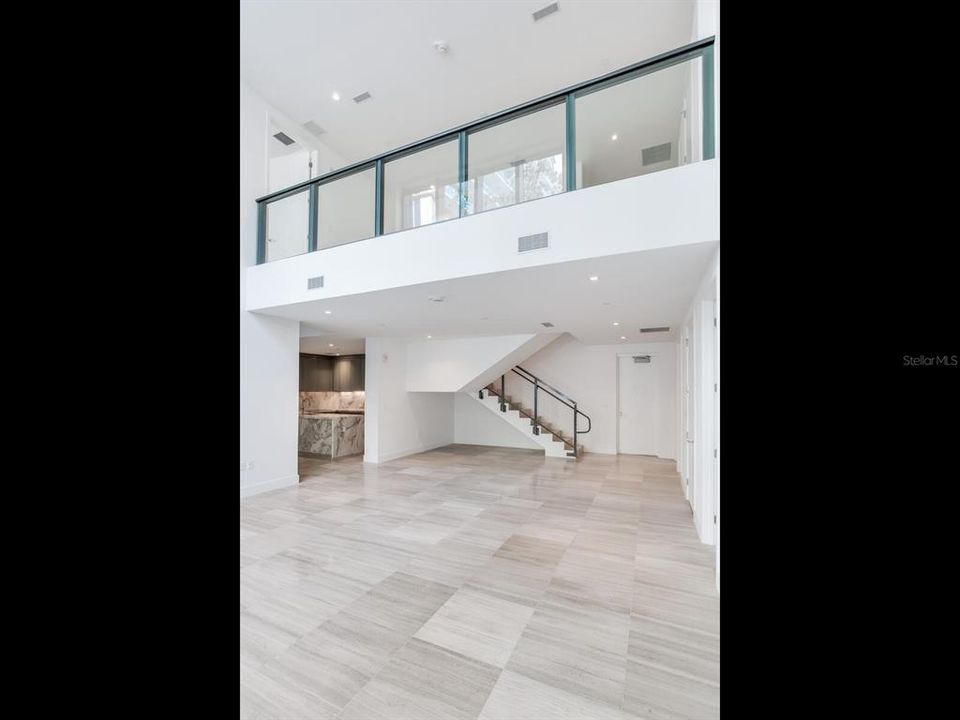 出租: $18,500 (3 贝兹, 4 浴室, 3605 平方英尺)