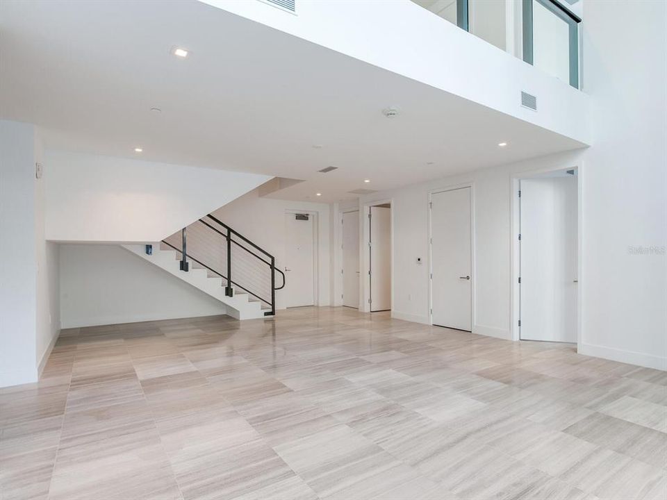 出租: $18,500 (3 贝兹, 4 浴室, 3605 平方英尺)