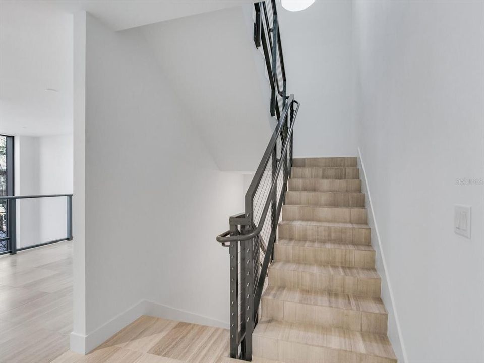 出租: $18,500 (3 贝兹, 4 浴室, 3605 平方英尺)