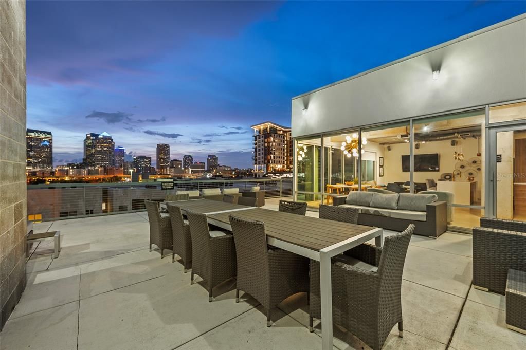 待售: $375,000 (1 贝兹, 1 浴室, 1021 平方英尺)