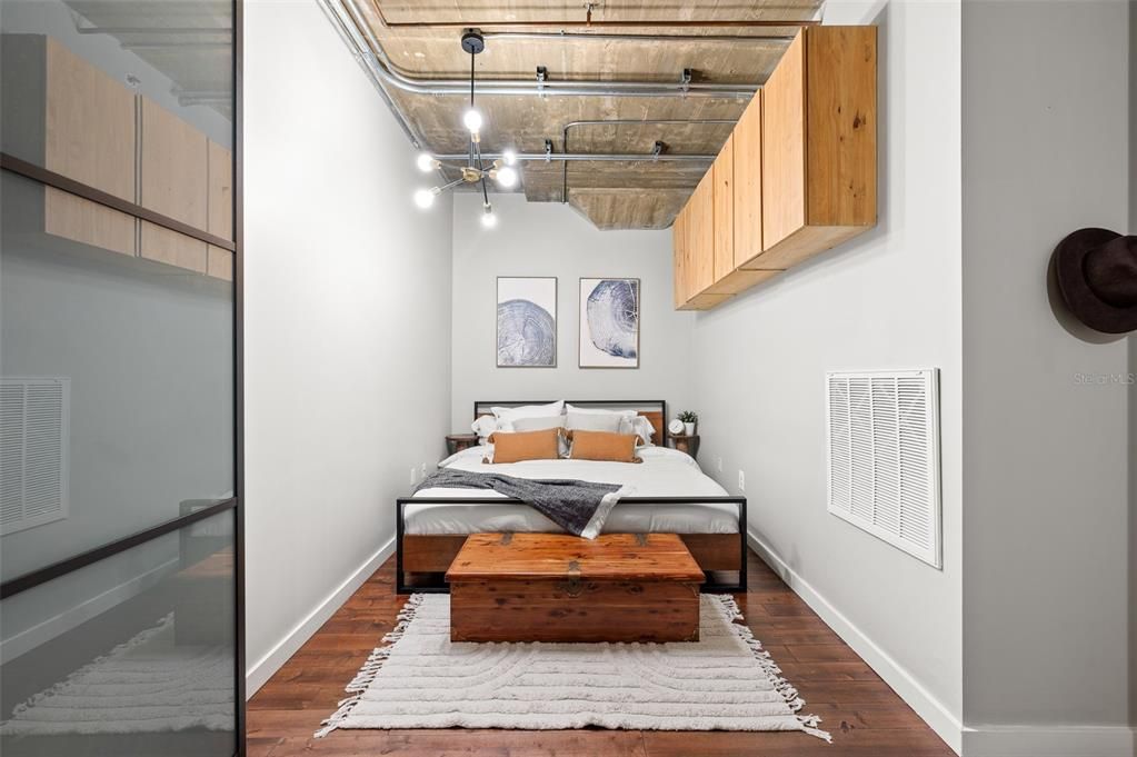 待售: $375,000 (1 贝兹, 1 浴室, 1021 平方英尺)