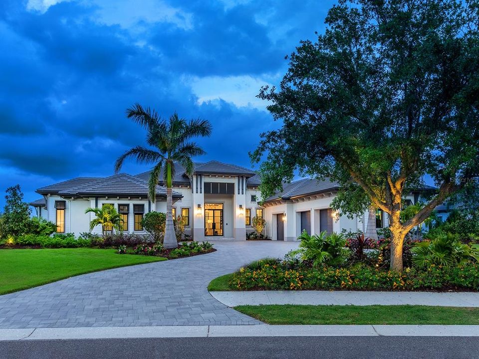Recently Sold: $5,985,000 (4 beds, 5 baths, 5019 Square Feet)