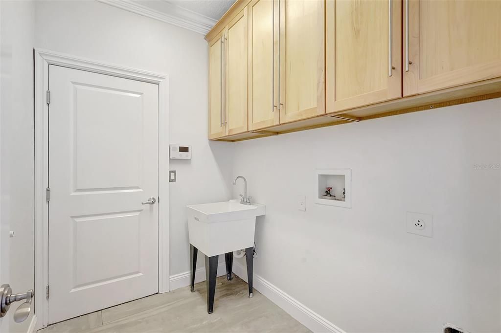 Active With Contract: $547,950 (4 beds, 3 baths, 2547 Square Feet)