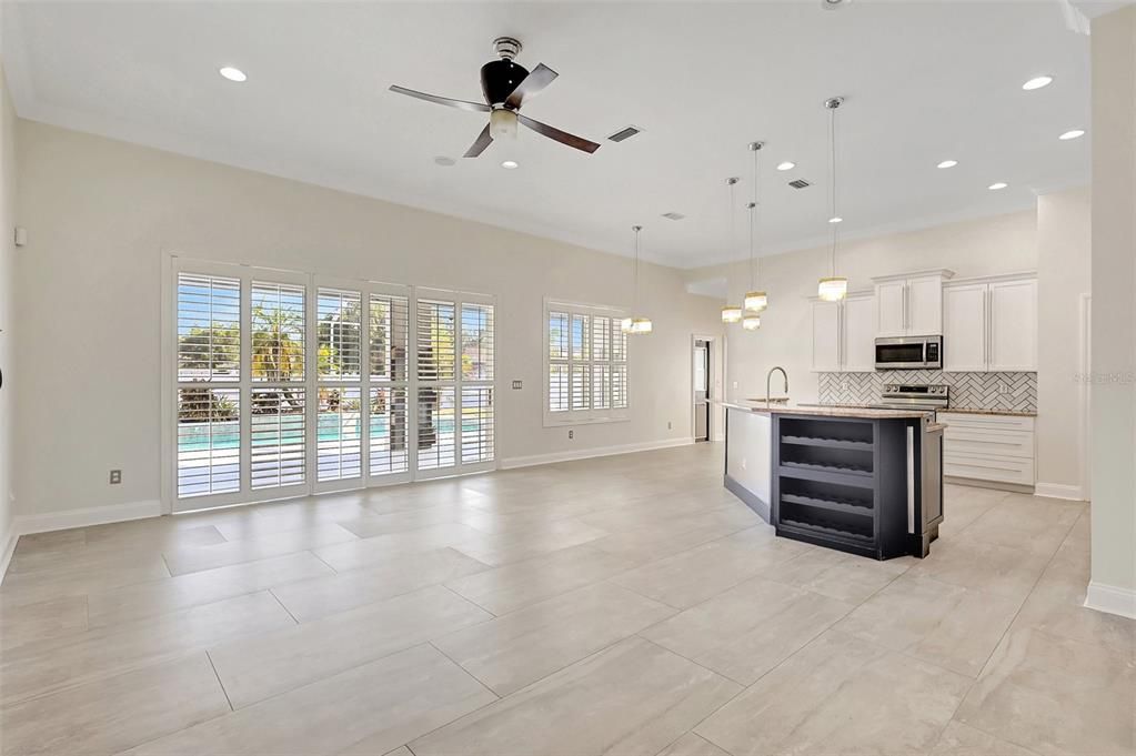 Active With Contract: $547,950 (4 beds, 3 baths, 2547 Square Feet)