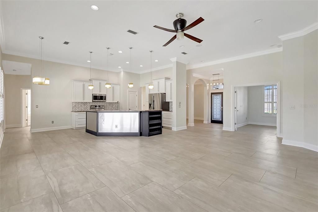 Active With Contract: $547,950 (4 beds, 3 baths, 2547 Square Feet)