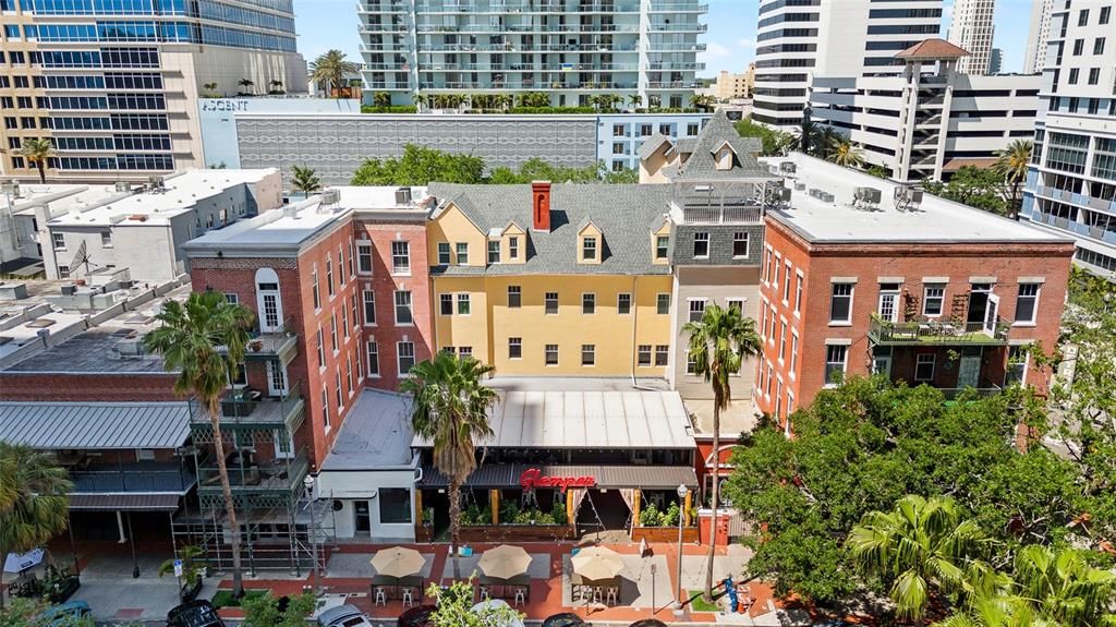 待售: $524,000 (2 贝兹, 2 浴室, 1100 平方英尺)