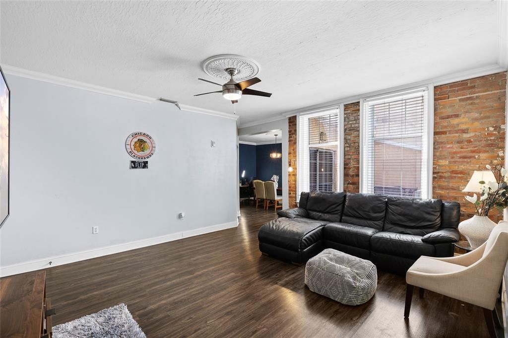 待售: $524,000 (2 贝兹, 2 浴室, 1100 平方英尺)