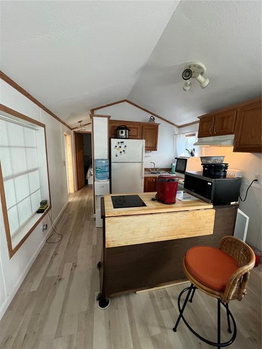 For Sale: $78,000 (1 beds, 1 baths, 385 Square Feet)