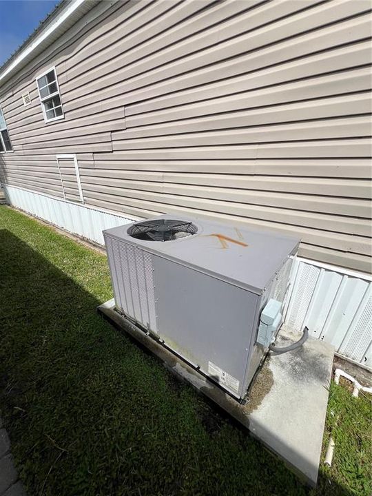 For Sale: $78,000 (1 beds, 1 baths, 385 Square Feet)