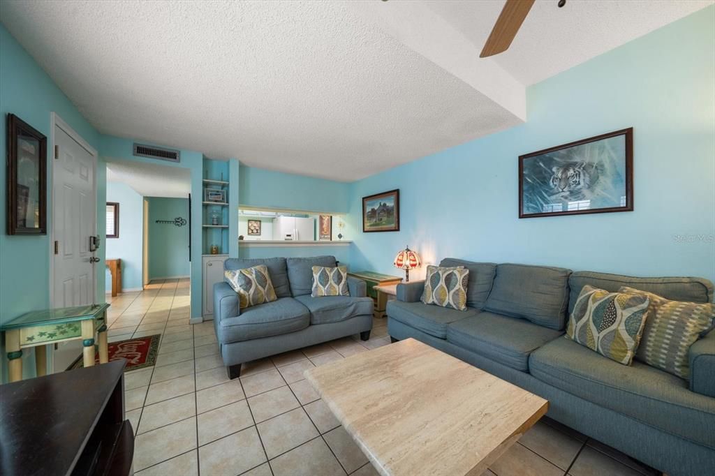 En Venta: $365,000 (2 camas, 1 baños, 1040 Pies cuadrados)