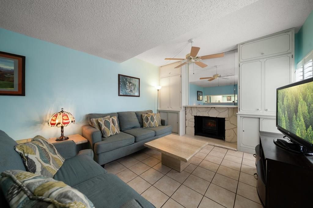 En Venta: $365,000 (2 camas, 1 baños, 1040 Pies cuadrados)