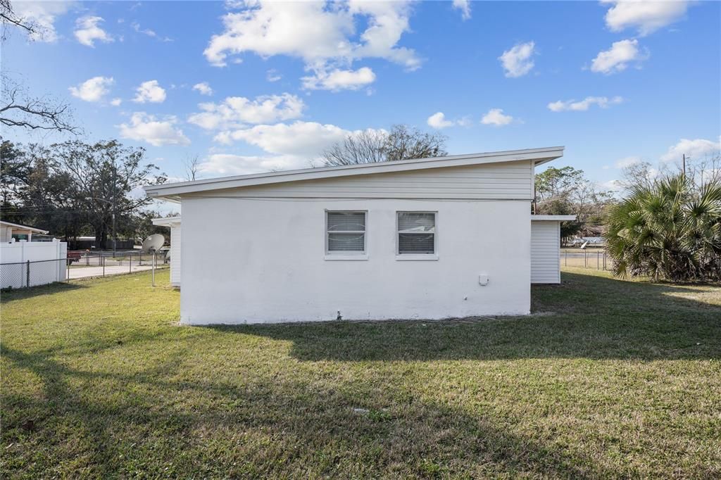 Activo con contrato: $174,900 (3 camas, 1 baños, 1040 Pies cuadrados)