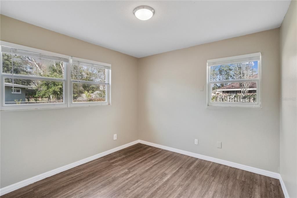 Activo con contrato: $174,900 (3 camas, 1 baños, 1040 Pies cuadrados)