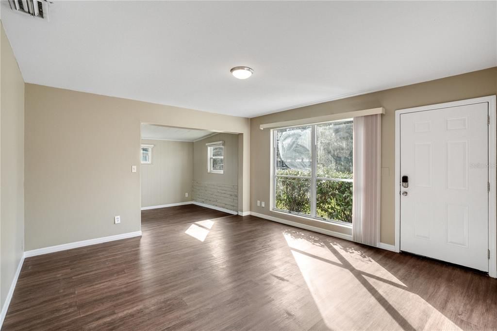 Activo con contrato: $174,900 (3 camas, 1 baños, 1040 Pies cuadrados)