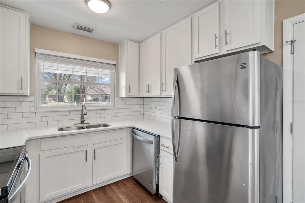 Activo con contrato: $174,900 (3 camas, 1 baños, 1040 Pies cuadrados)