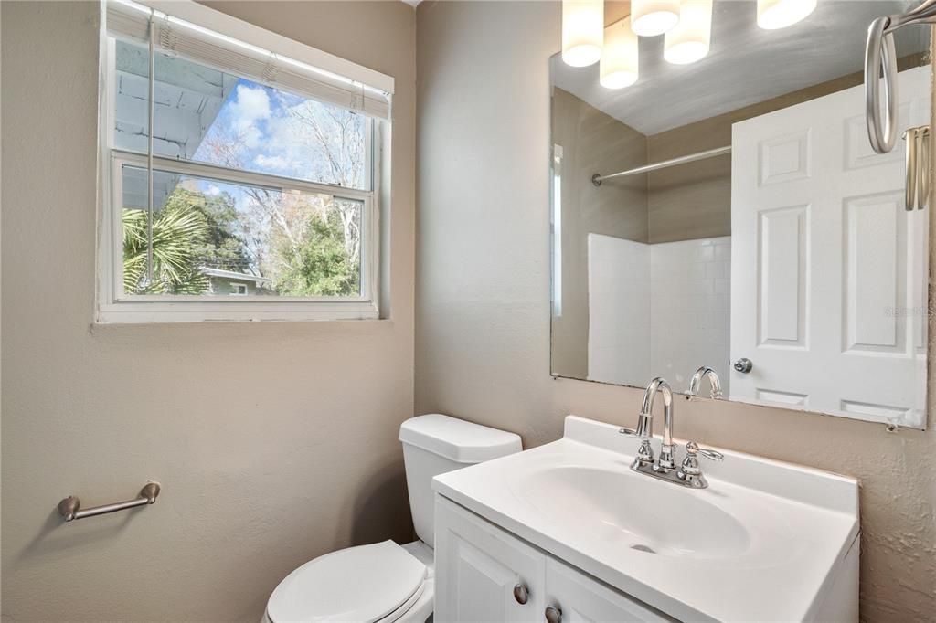 Activo con contrato: $174,900 (3 camas, 1 baños, 1040 Pies cuadrados)