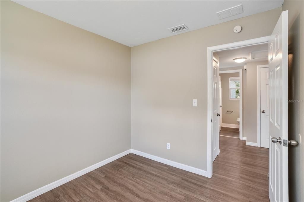 Activo con contrato: $174,900 (3 camas, 1 baños, 1040 Pies cuadrados)