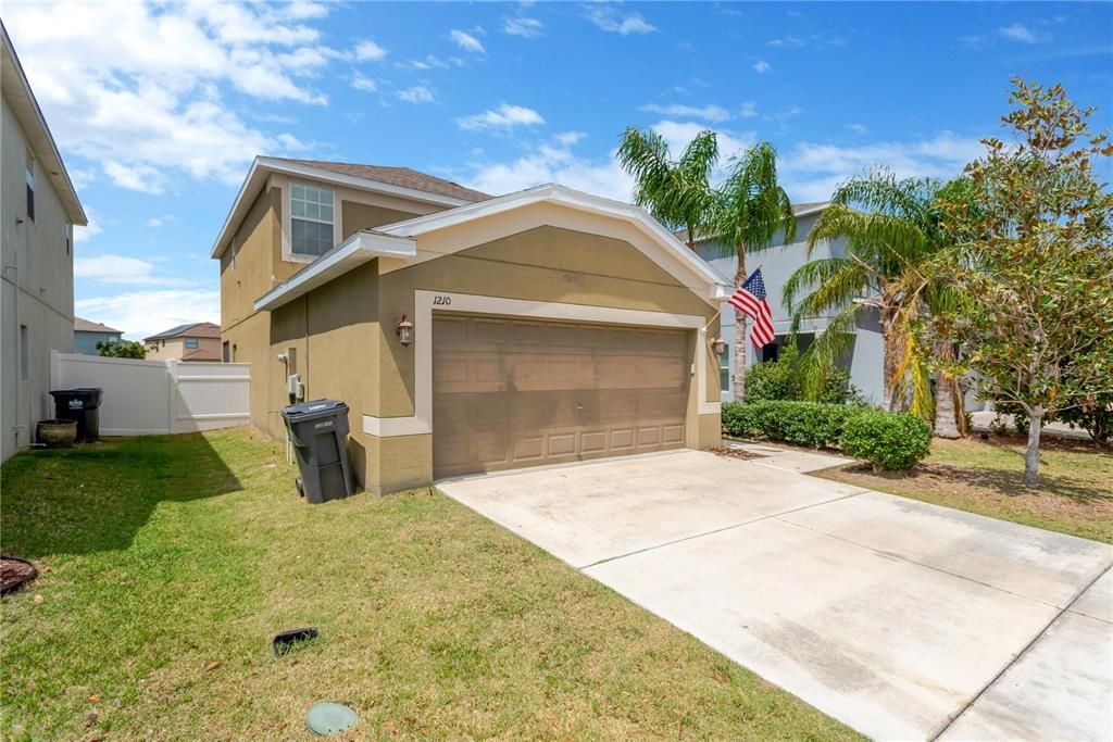 Недавно продано: $304,900 (3 спален, 2 ванн, 1996 Квадратных фут)