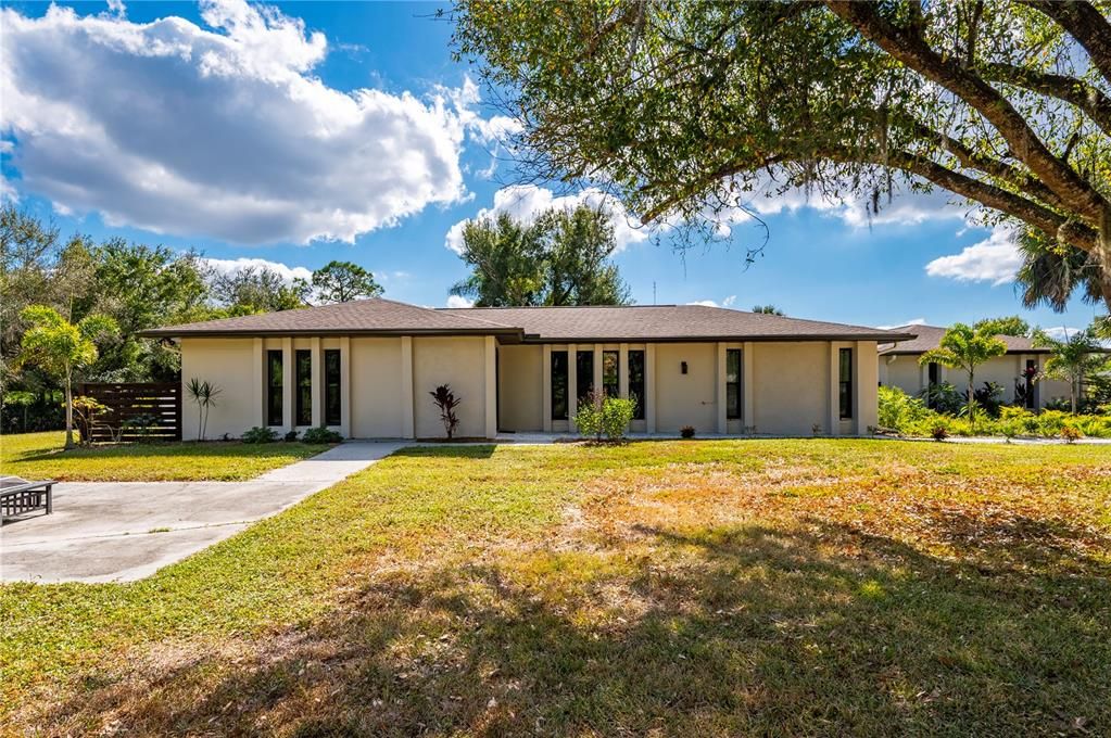 For Sale: $949,000 (4 beds, 3 baths, 2837 Square Feet)