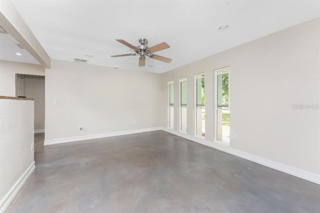 For Sale: $949,000 (4 beds, 3 baths, 2837 Square Feet)