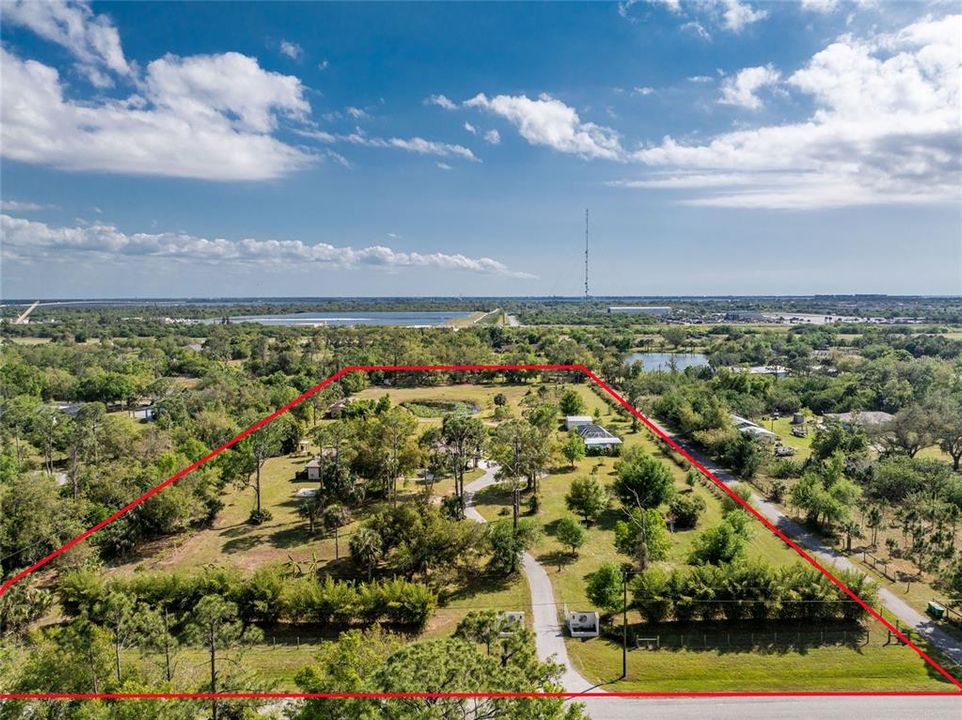 For Sale: $949,000 (4 beds, 3 baths, 2837 Square Feet)