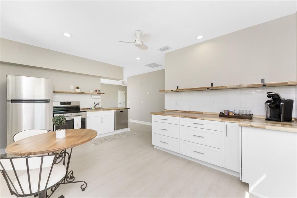 For Sale: $949,000 (4 beds, 3 baths, 2837 Square Feet)