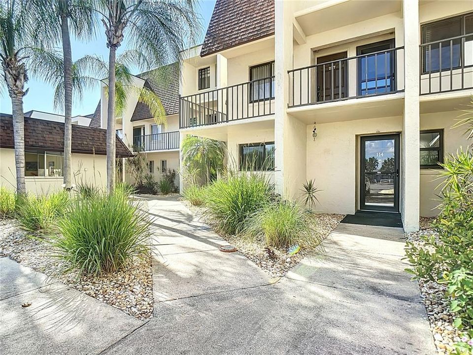 Recently Sold: $149,000 (2 beds, 1 baths, 1195 Square Feet)